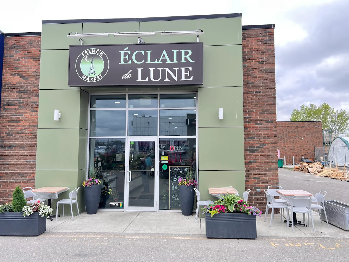 Éclair de Lune Storefront