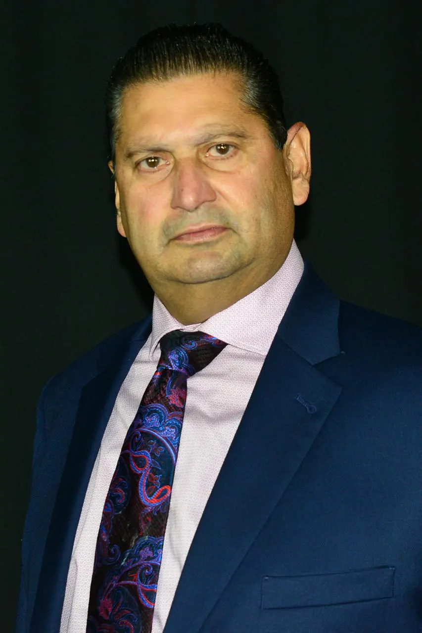 Sam Kalia assisting commercial property buyers in Edmonton