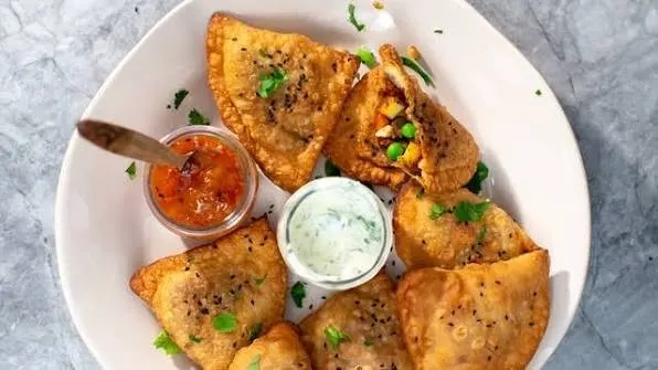 Spiced Vegetable Samosa (No Onion & Garlic)