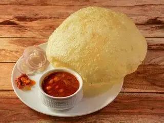 Paneer Wale Chole Bhature